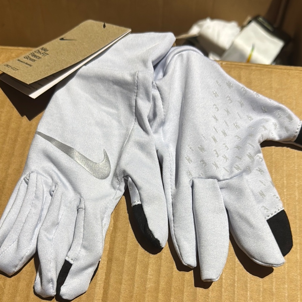 NWT Women’s running Nike DRI-FITWhite and Black Tech Gloves.